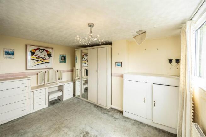 3 bed Semi-Detached Bungalow for sale Image 10