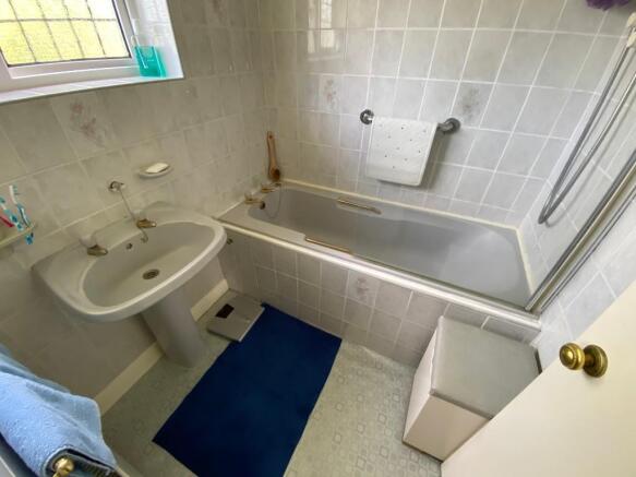 FITTED BATHROOM
