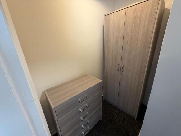 Studio to rent Image 5