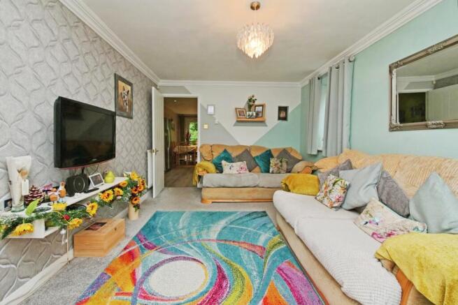 3 bed Semi-Detached for sale Image 4