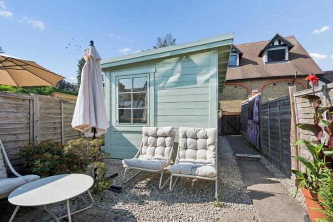 Grove Cottages, Falconer Road, Bushey, WD23 photo 4