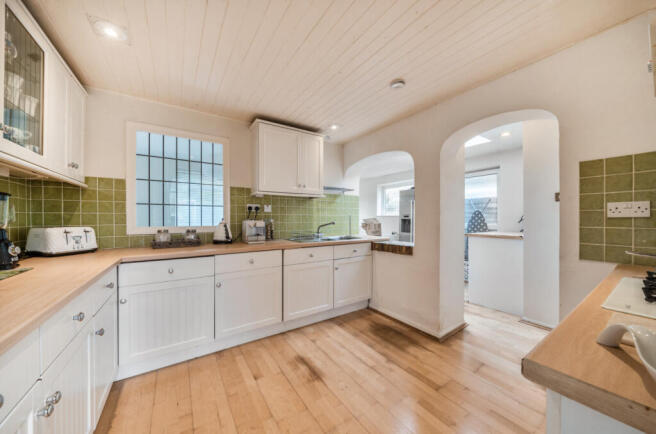 1357173-6-68d66b9...