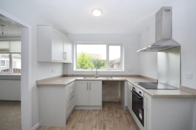 3 bed Semi-Detached for sale Image 3