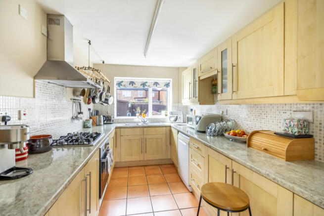 4 bed Semi-Detached for sale Image 5