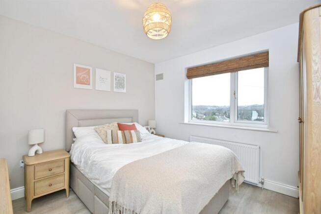 3 bed Semi-Detached for sale Image 7