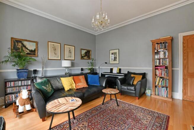 4 bed Apartment for sale Image 10