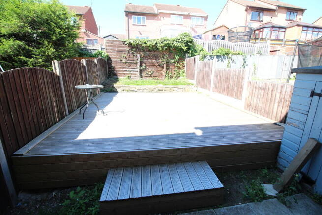 2 bed Town House to rent Image 4