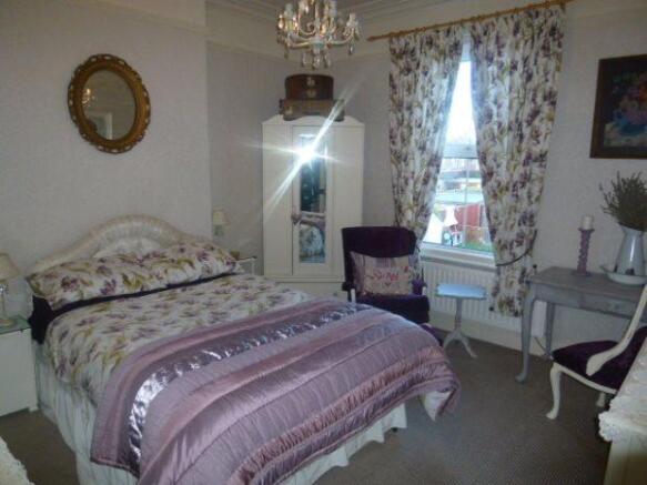 BEDROOM 2