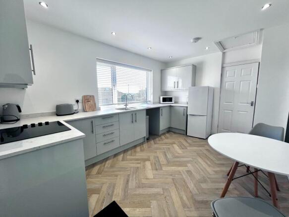 2 bed Bungalow to rent Image 7
