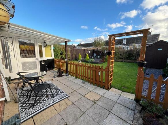 2 bed Semi-Detached Bungalow for sale Image 11