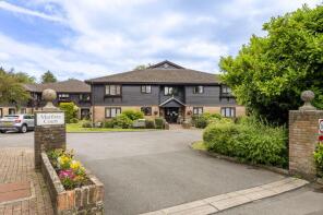 Flat 4, Martlets Court, The Martlets, Crowborough TN6 1JF