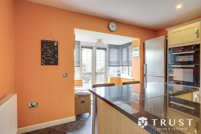 4 bed Detached for sale Image 5