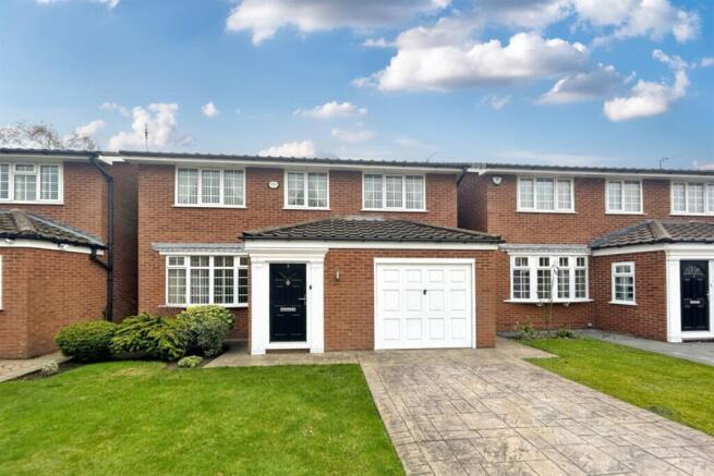 4-bed detached on Gainsborough Close, Wilmslow, SK9, £550,000