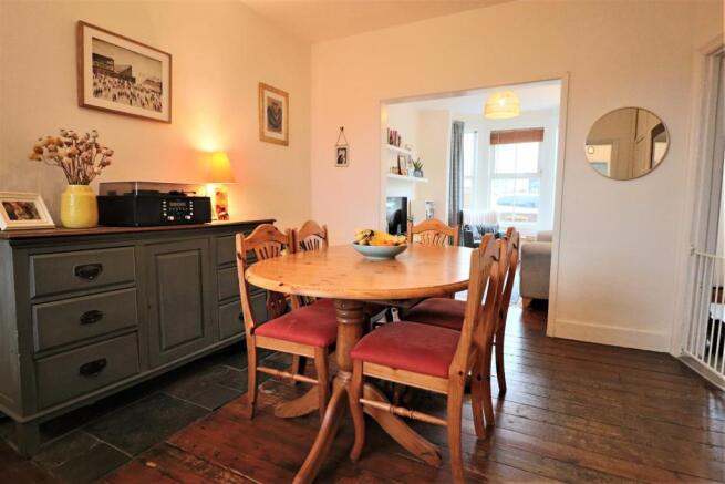 DINING ROOM.JPG