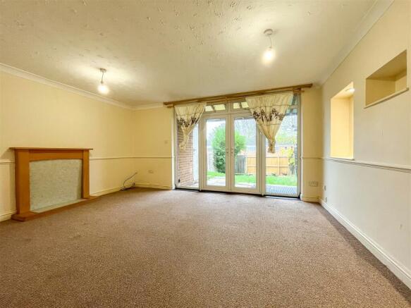 40 Eden Close