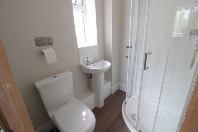 EN SUITE