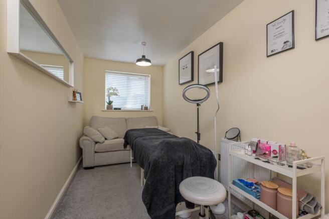 25 - 19 Marsland Court BD19 4QQ