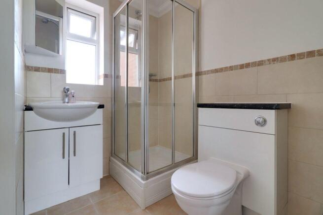 Ensuite to Bed 1