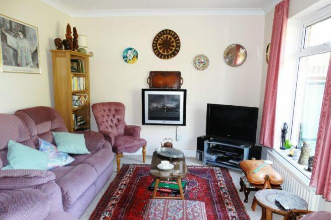 LOUNGE/DINING ROOM