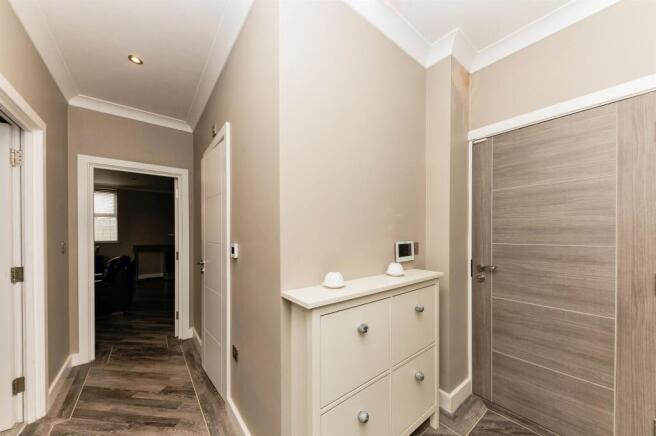 2 bed Apartment for sale Image 8