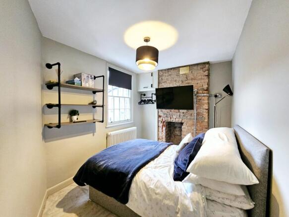 3 bed Terraced for sale Image 11