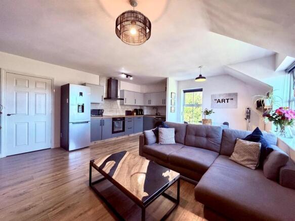 WhatsApp Image 2026-04-07 at 18.17.28 (6).jpeg