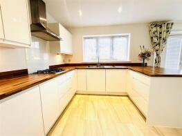 111, Lower Field Road, Reading RG1 6AR
