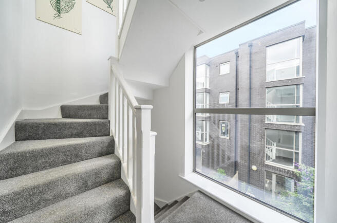 5 bed House for sale Image 12