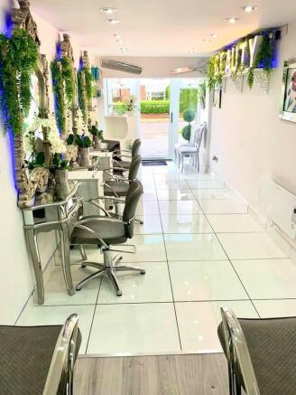ADDITIONAL ROOM/HAIRDRESSING SALON