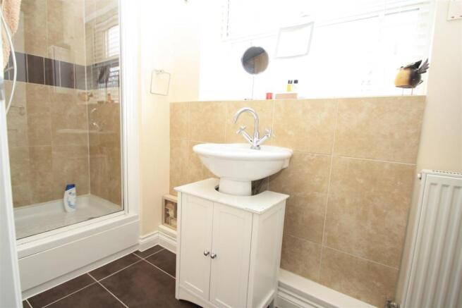 ensuite.JPG