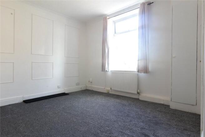 2 bed Terraced to rent Image 6