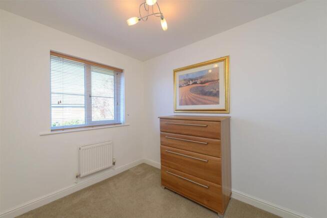12KensingtonDrive_040.jpg