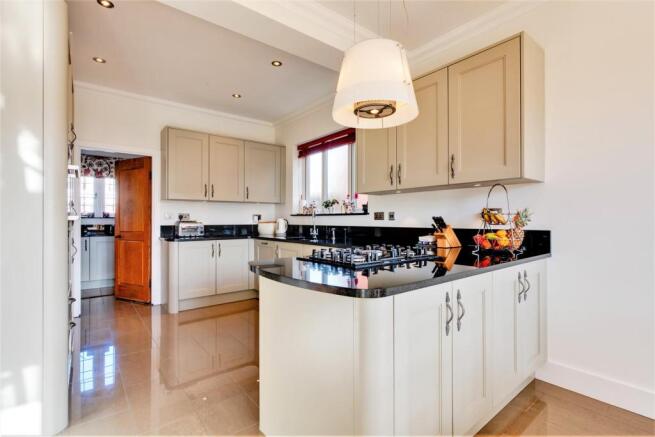 KITCHEN BREAKFAST ROOM