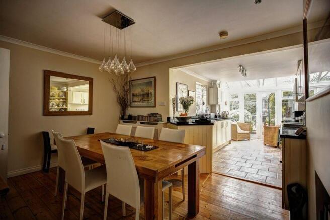 Dining room to...
