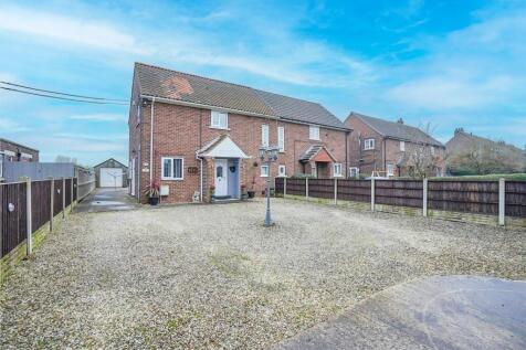 Woodgarth Villas, Oxmarsh Lane, New Holland, North Lincolnshire, DN19