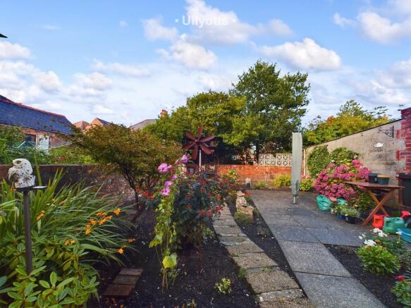 4 bed Semi-Detached for sale Image 12