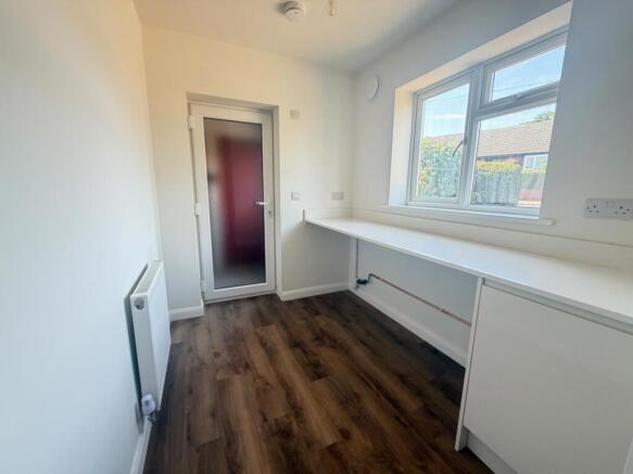 3 bed Semi-Detached to rent Image 5