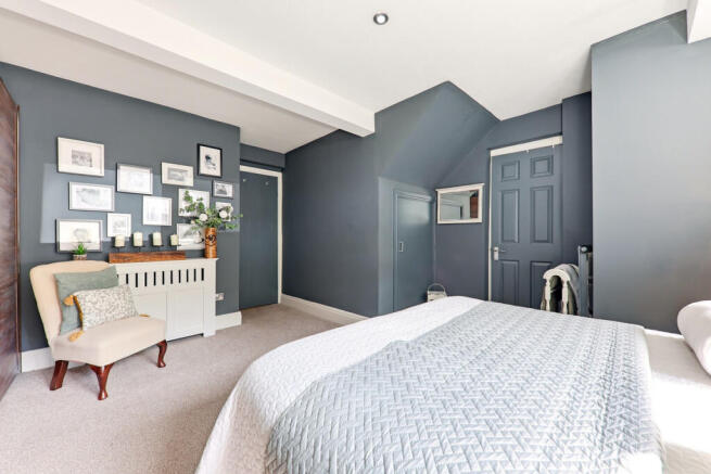 3 bed Apartment for sale Image 10