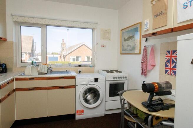 3 bed Semi-Detached Bungalow for sale Image 4