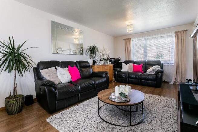 St Annes Avenue, Lasswade, EH18 photo 4