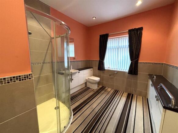 2 bed Semi-Detached Bungalow for sale Image 7
