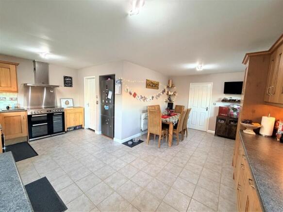 KITCHEN AND DININ...