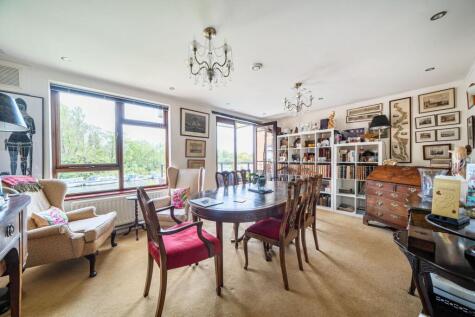Eyot Lodge, Twickenham, TW1