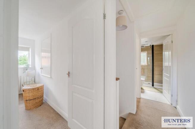 3 bed Semi-Detached for sale Image 8