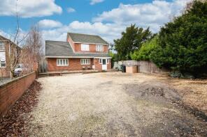 Le Fral, Botley Road, Horton Heath SO50 7DU