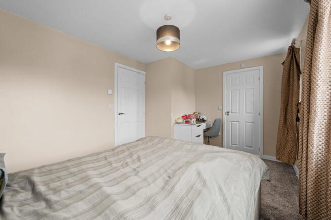 3 bed Semi-Detached for sale Image 12