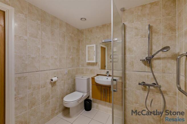 2 bed Apartment for sale Image 6