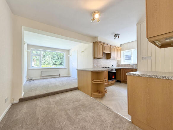 3 bed Detached to rent Image 5