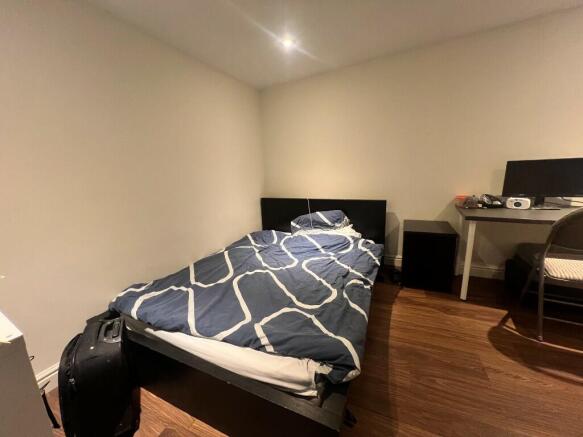 4 bed Terraced to rent Image 6