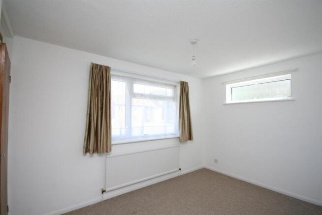 Bedroom 1.JPG